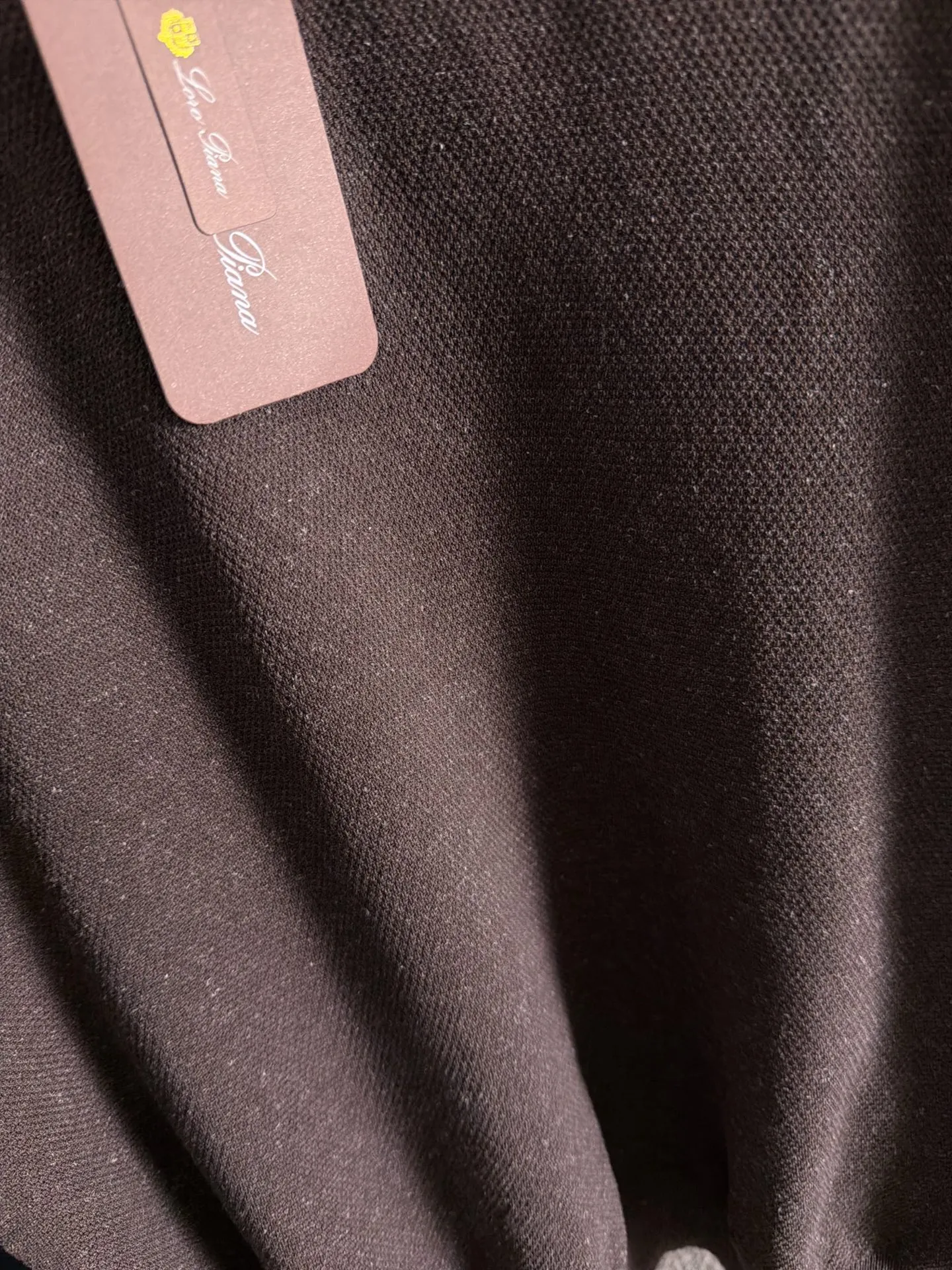 Next day shipment LP high quality Loro Piana 26ss New Arrival men's short-sleeved T-shirt Made of combed cotton yarn knitted cotton fabric, no pressure when entering and exiting the counter Exclusive control of raw materials It feels substantial when weighed, and the upper body is more textured than ordinary T-shirts. This texture can cope with the weather easily and is suitable for both hot and cold! Loose fit design, looks noble. The only correct version is available Size: M to XXXL